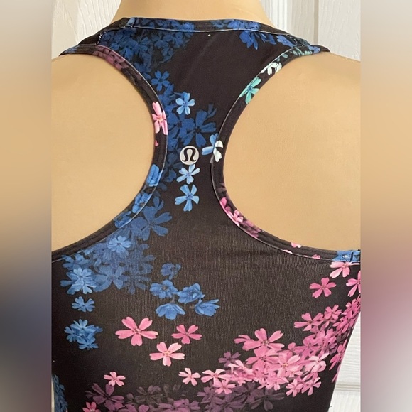 Lululemon Cool Racerback Tank Top Size‎ 6 Petal Pop Multi Black Floral. - Picture 7 of 9